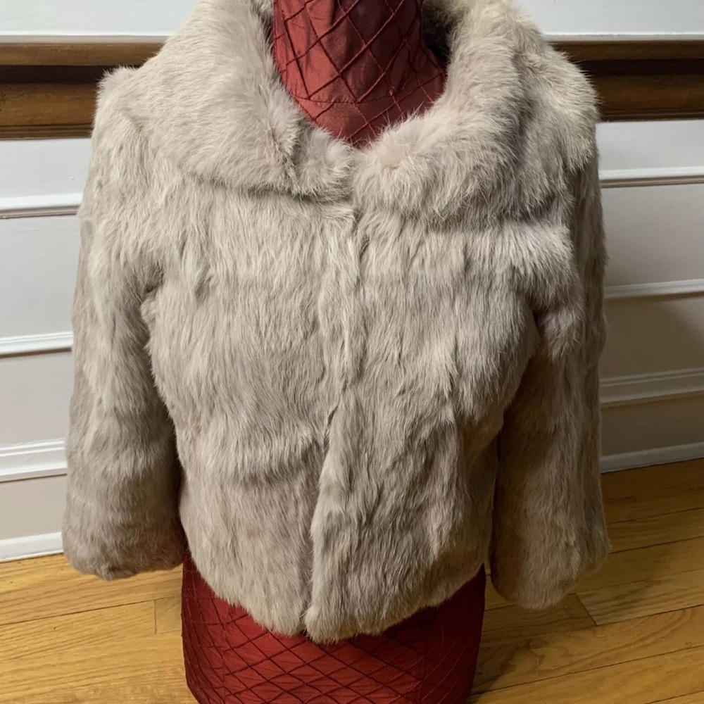 Bebe Cream Leather Jacket with Cropped Style and Prominent Collar